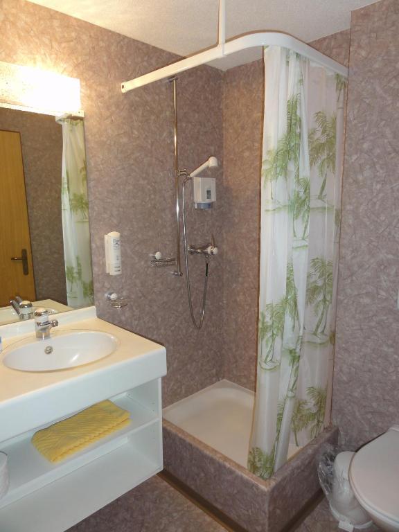 Hotel Bluemlisalp Гринделвалд Стая снимка